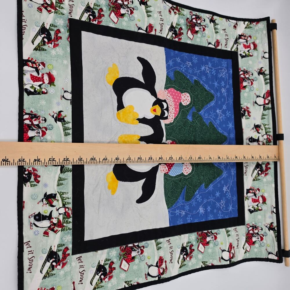 Vtg Handmade Quilt Wall Hanging Tapestry Christmas penguins - Picture 3 of 7
